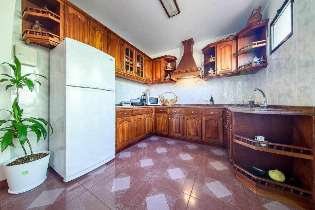 Lombo Cesteiro Guesthouse Tabua  Екстер'єр фото